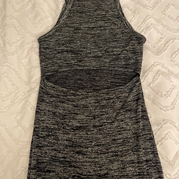 Aritzia dress - Picture 4 of 8